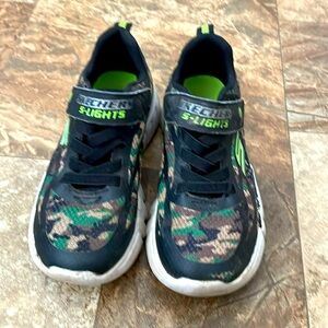 Boys Skechers Slip on Sneakers Size 1